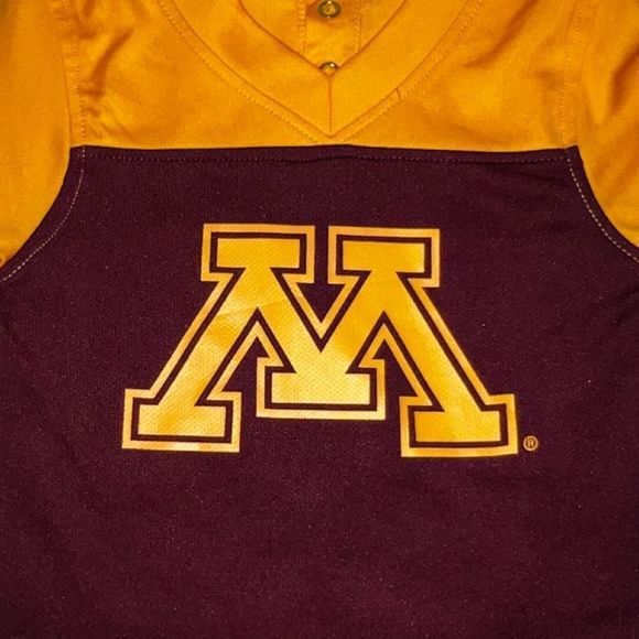 NWOT MN Gophers Onesie Size 0-3 Mo - Picture 2 of 5